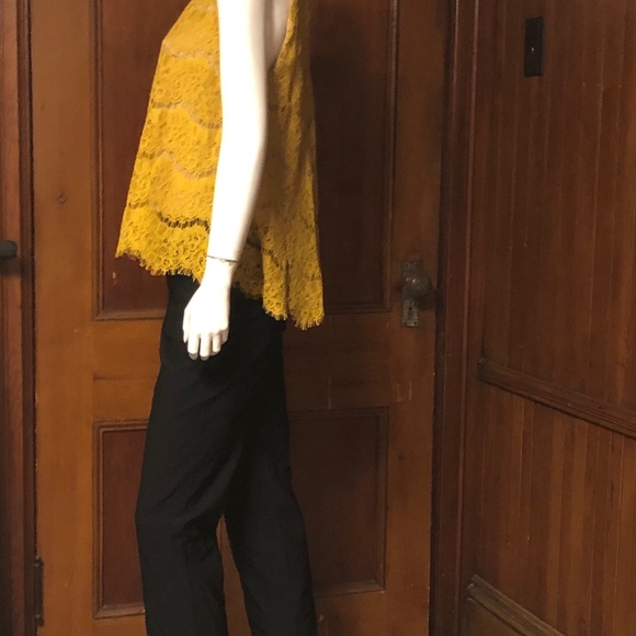 Mock neck lace detail top - Picture 2 of 3